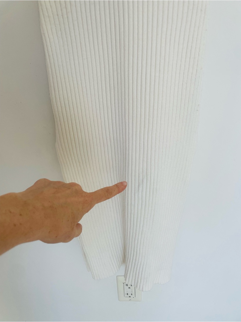 bebe Ivory Cable Knit Turtleneck Sleeveless Midi Sweater Dress Size S - Picture 6 of 7